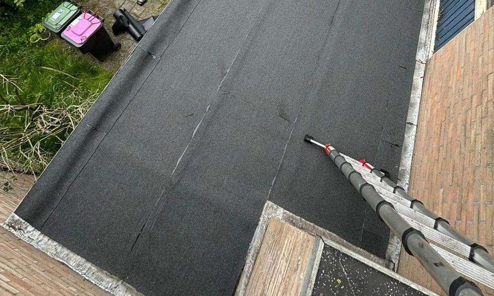 Plat dak geplaatst door dakdekker in Leerdam